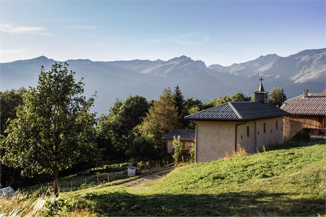 Arrivée sur le hameau de Montgésin - P. Augier