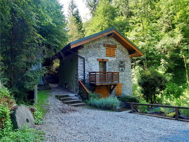 V2 - Chemin des Moulins - Départ Les Allues_Méribel - Sylvain Aymoz Méribel Tourisme