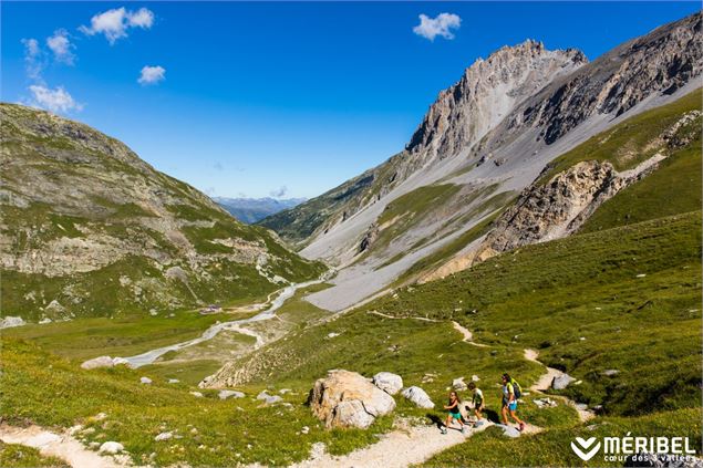 Direction Col de Chanrouge depuis le Refuge du Saut - Sylvain Aymoz Méribel Tourisme
