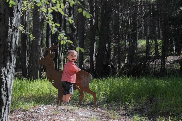 Enfant sur le sentier - g.monin_ot_hmv