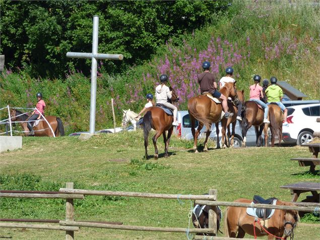 Groupe en cours dans la carrière - OTICoeurdemaurienne
