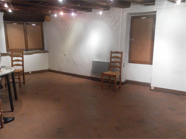 Salle d'exposition photo 2 - office de tourisme Trévoux Saône Vallée