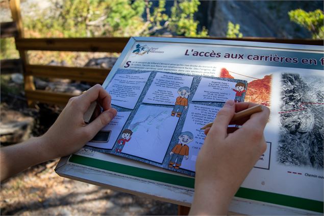 Dessin du paysage sur le livret-jeu - OTICoeurdemaurienne