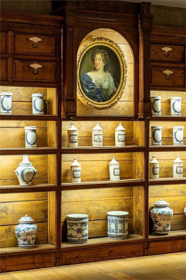 Apothicairerie_Trévoux - Fanny Nevière et Aintourisme