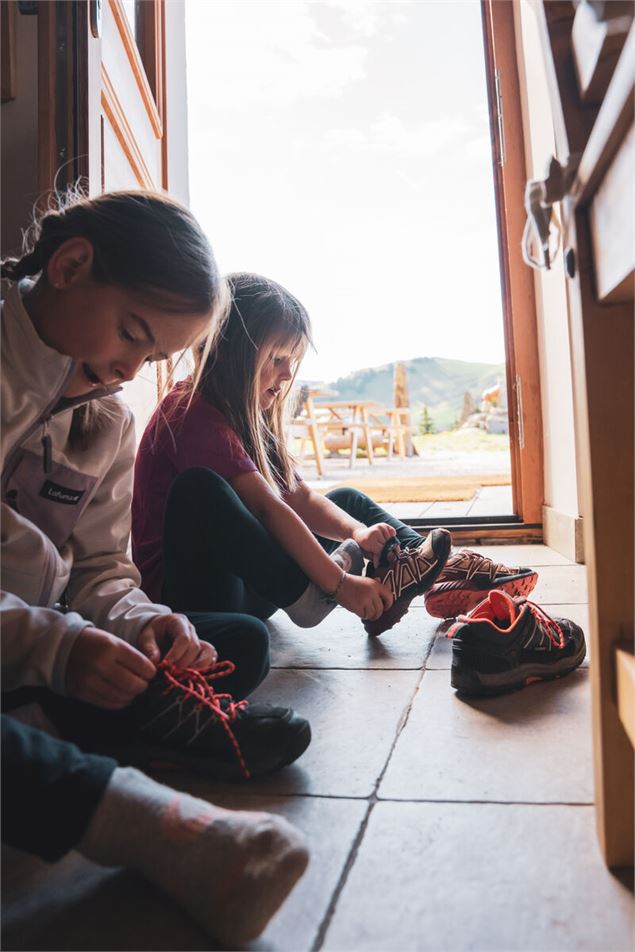 Les chaussures - Alpigraphie / Kröll Matthias - Grand Chambéry Alpes Tourisme