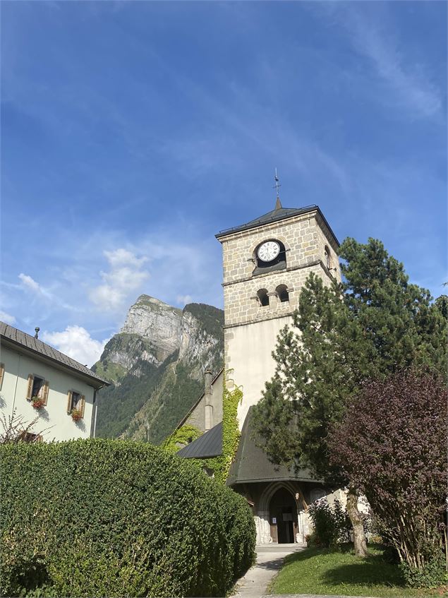 Clocher de l'église et le Criou - Office de Tourisme de Samoens