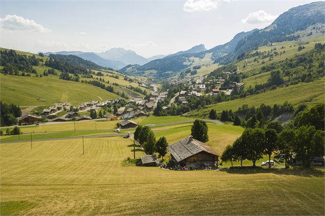 Le Grand-Bornand Chinaillon en direction du Col de la Colombière - C.Cattin-Alpcat-Medias-Le-Grand-B