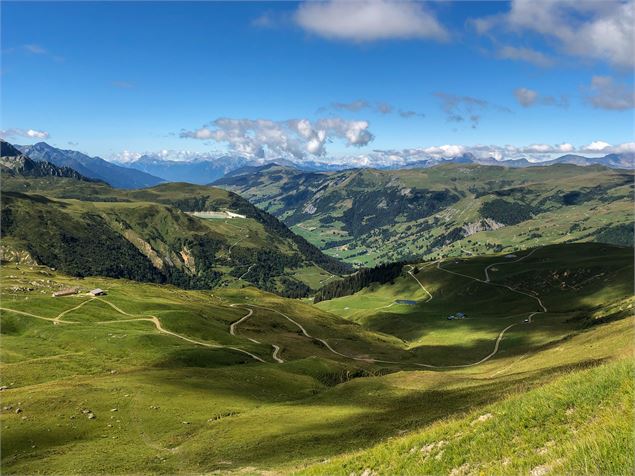 Le Beaufortain, vu depuis le sentier du Col de la Fenêtre - Gilles Lansard