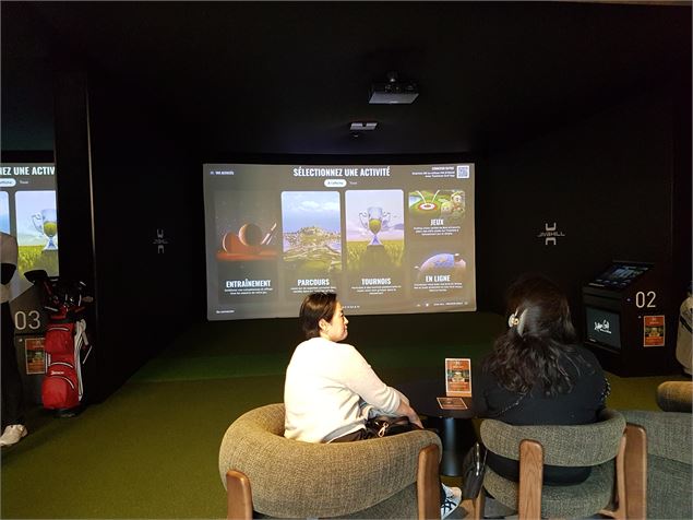 Des joueurs devant la salle 2 - ©LenaKa