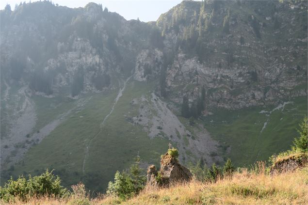 Croix à l'alpage de Graydon - Yvan Tisseyre / OT Vallée d'Aulps