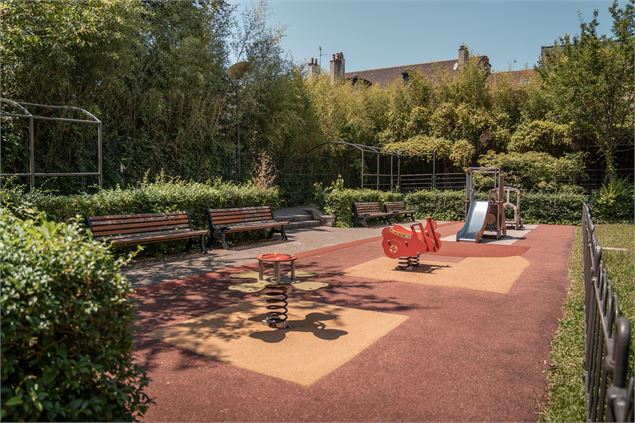 Saint-Julien-en-Genevois_Saint-Julien-en-Genevois - Brice_Souvansanouk