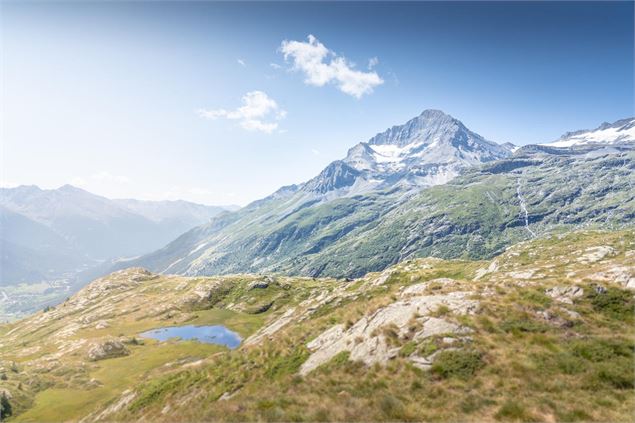 Vue sur la Dent Parrachée depuis le lac blanc à Bellecombe - OTHMV - D. Cuvelier