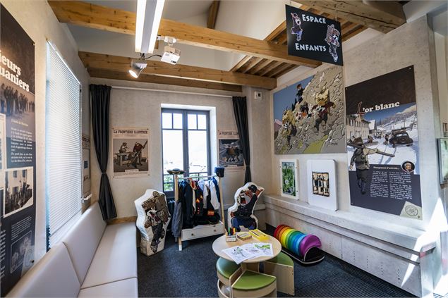 Exposition permanente de la Vieille Douane à Châtel - JF Vuarand