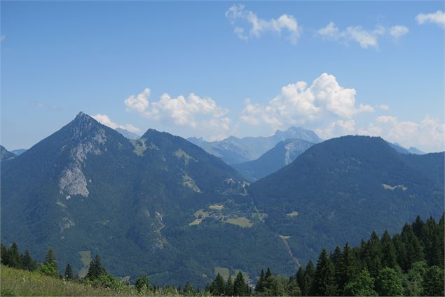 Vue alpage de Seytrouset - Victor Demilly / Vallée d'Aulps Tourisme