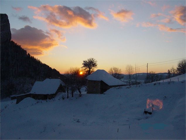 Hameau de Corbel sous la neige - Evelyne Philippe