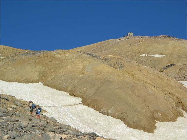 En montant sur le col des Méandes au pied du Thabor - HMVT - B Thomas