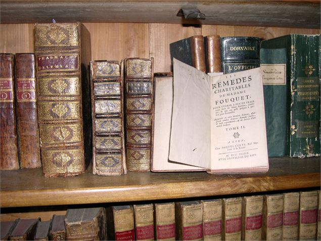 Livres apothicairerie_Crédit Office de tourisme de Bourg en Bresse Agglomeration - ©ML OTBBA