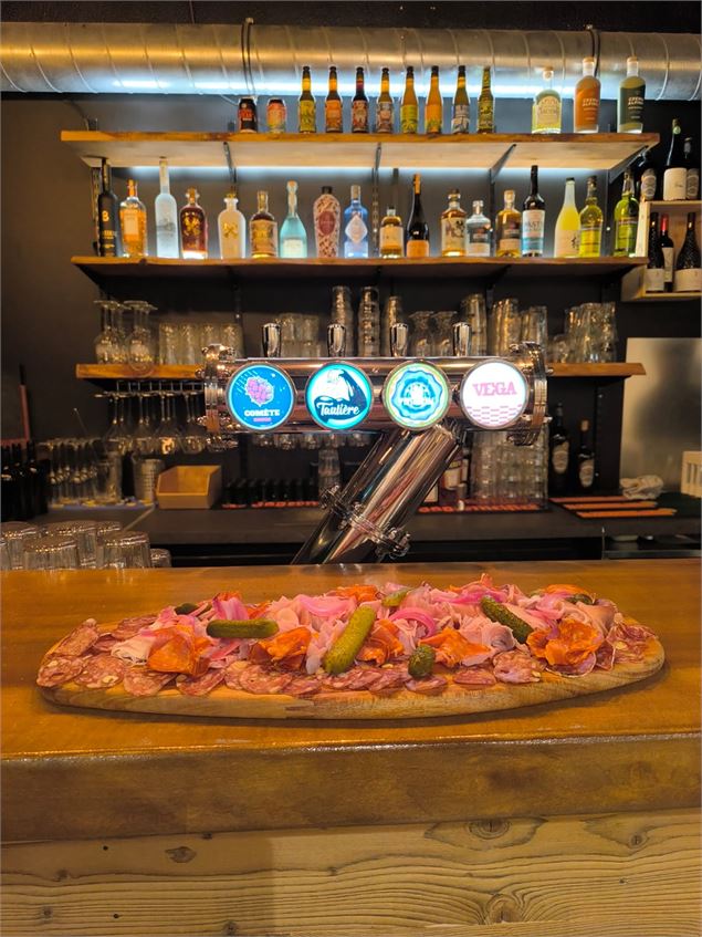 Planche apéritive de charcuteries - Munchies