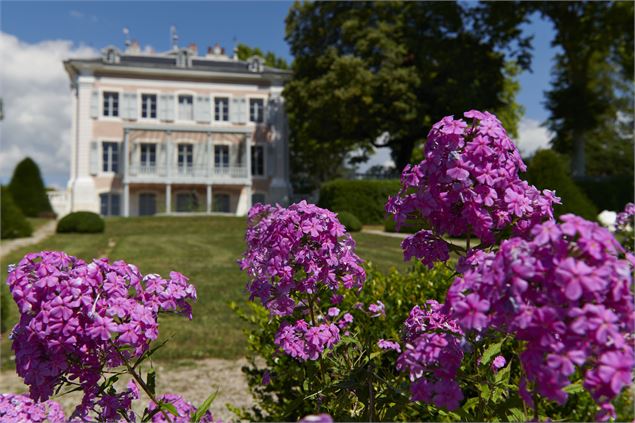 Le château de Voltaire et son parc - ©CMN Christian Gluckman