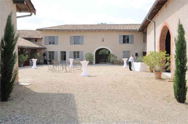 Cour intérieure - Domaine d'Amareins