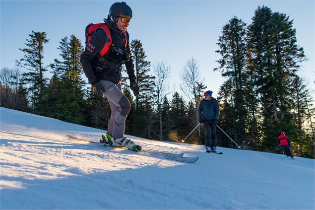 Ski alpin Terre Ronde Hauteville - AgenceArgoJérômePruniaux-HautBugeyTourisme