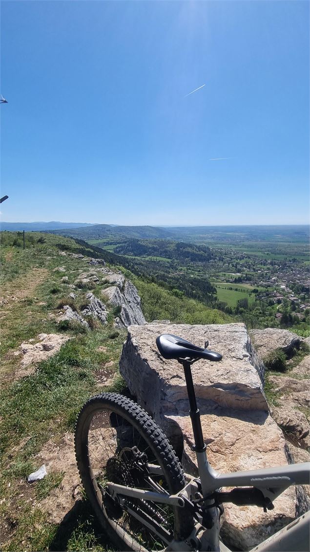 Circuit VTT N°15 (rouge) - Les 4 cols du Revermont_Val-Revermont - scalland