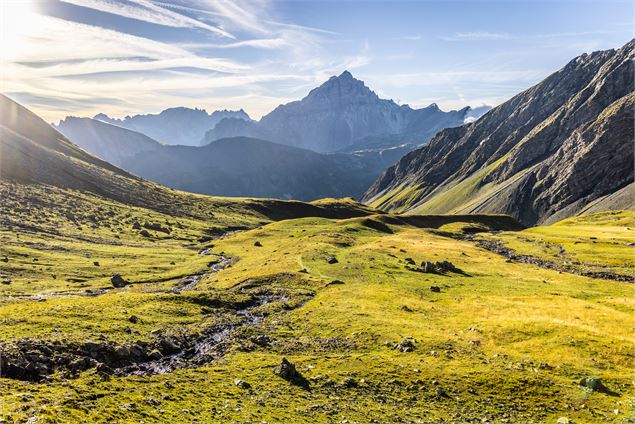 Tour des Aiguilles d'Arves : Refuge du Goléon - Refuge des Aiguilles d'Arves_Valloire - Thibaut BLAI