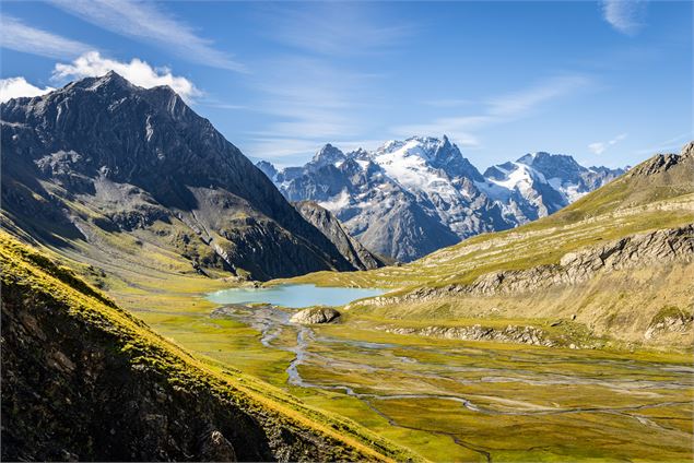 Tour des Aiguilles d'Arves : Refuge du Goléon - Refuge des Aiguilles d'Arves_Valloire - Thibaut BLAI