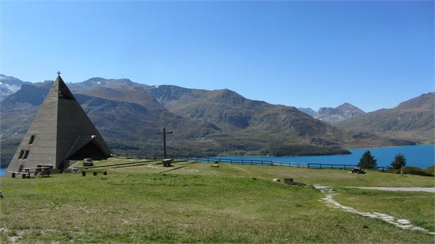 Vue sur la pyramide du Mont Cenis et son lac - K.Mandray