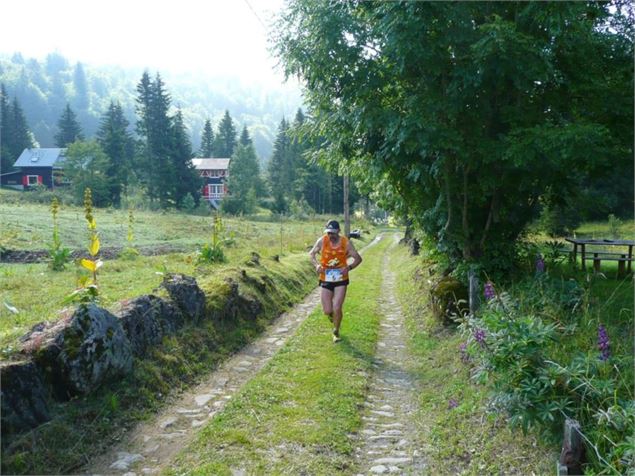 Itinéraire pédestre : Le Praz de Lys par les Pavés