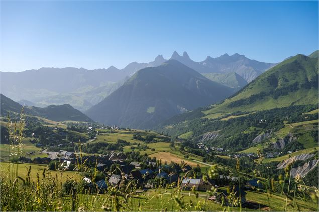 Vue Boucle du chef lieu - OTSaintJeanDarves