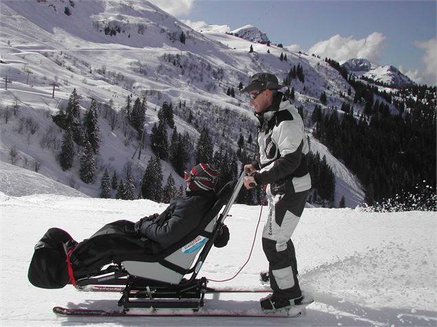 Profiter du panorama en taxi ski - Châtel Sensations