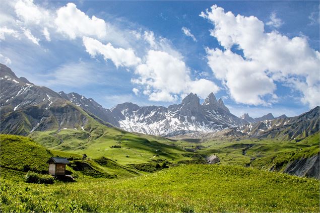 Paysage sur les Aiguilles d'Arves - OTICœurdemaurienne