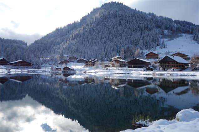 Lac de Vonnes à Châtel - Mairie de Châtel