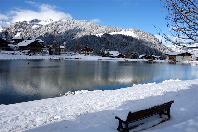 Lac de Vonnes à Châtel - Mairie de Châtel