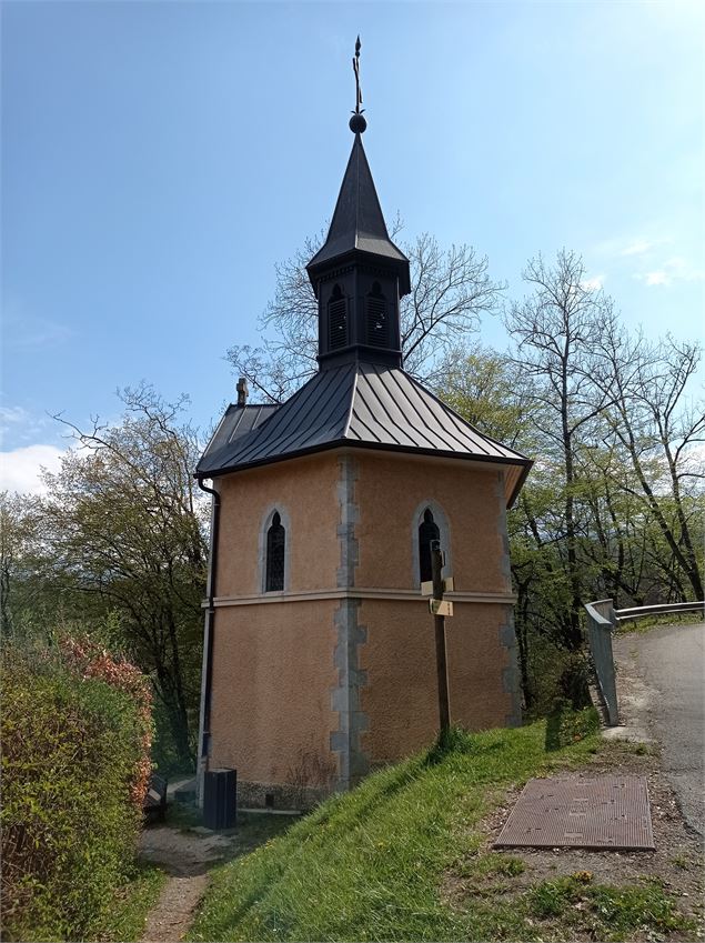 sentier pédestre : de la chapelle de l'Immaculée à la grotte mariale de Lévaud - Véronique Lorenzi