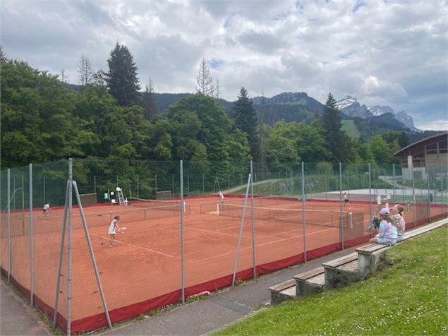 Location terrain de tennis_Les Carroz-d'Arâches