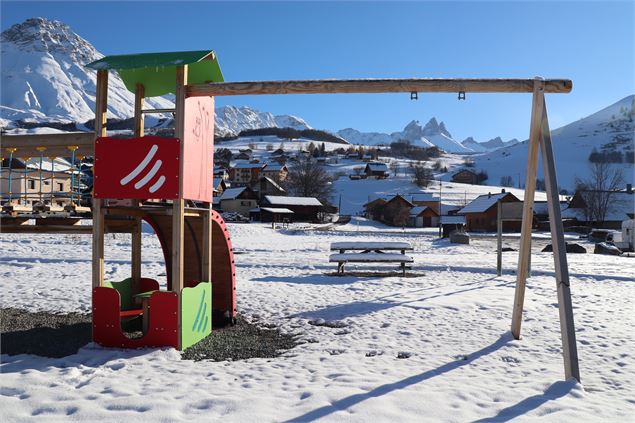 Jeux pour enfants dans la neige - OTICoeurdemaurienne