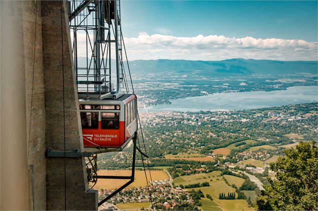 Point de Vue du Téléphérique du Salève_Monnetier-Mornex - Brice Souvansanouk