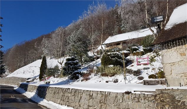 Le jardin recouvert de neige - Evelyne Philippe