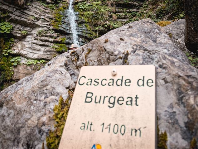 La cascade de Nant Burgeat_Manigod - OT Manigod