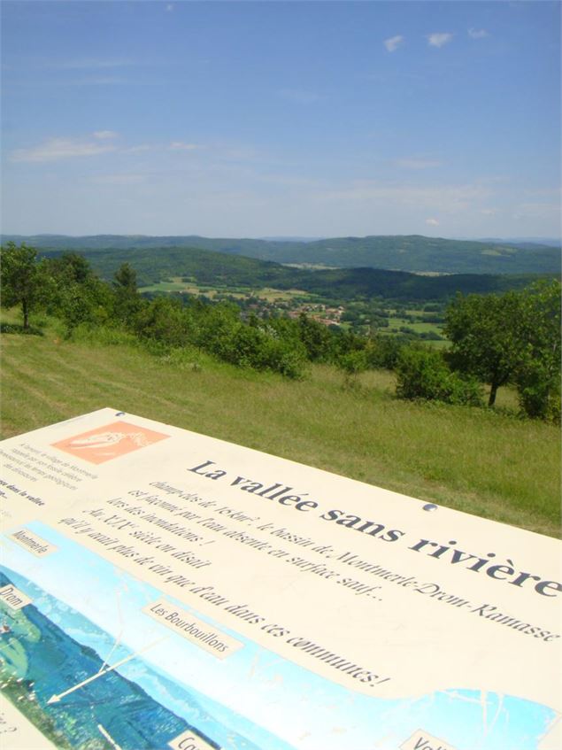 Balade - Chapelle des Conches depuis le col de France - scalland