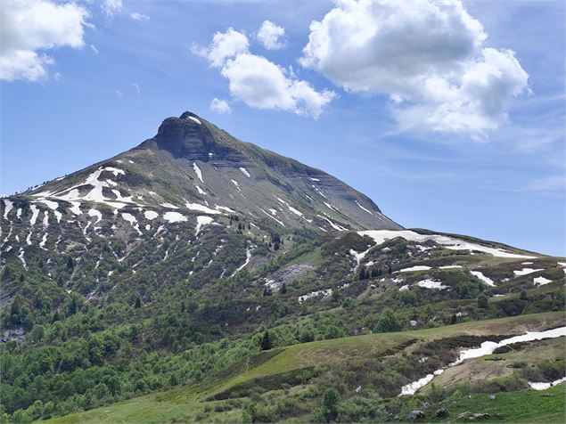 Vue du Croisse Baulet en direction de la Vallée de Coeur - © Cordon Tourisme
