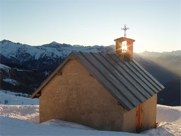 Chapelle Notre-Dame des Chambeaux dans la neige - OTICoeurdemaurienne