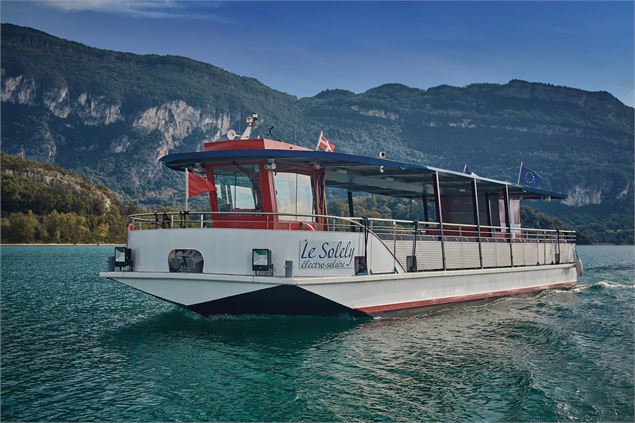 Le solely bateau électro solaire - bateaucanal