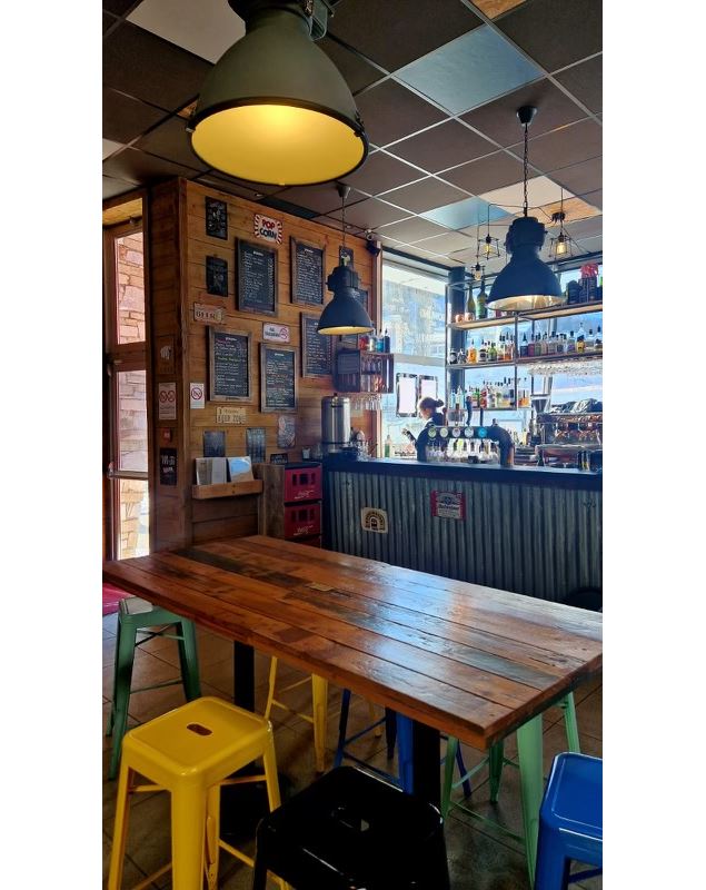 Table dans le restaurant - Fabien DOREY