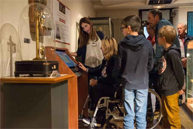 Visite en groupe au Musée de l'Horlogerie et du Décolletage de Cluses - Charles Savouret