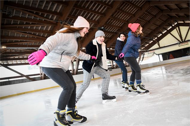 Patinoire au Grand-Bornand2 - G. Cobret - Le Grand-Bornand Tourisme