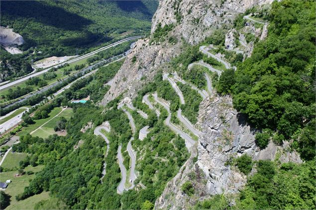 Vue sur les lacets de Montvernier - OTICœurdemaurienne