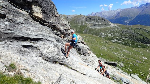 Voies d'escalade Micro Big Wall près du refuge de la Dent Parrachée - Caroline Menon Mairie Aussois